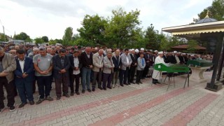 Oğulları tarafından öldürülen anne ve baba son yolculuğuna uğurlandı