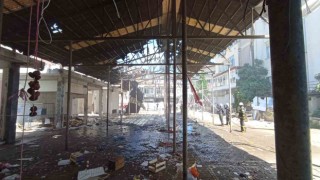 Orduda yıkımı süren işyerinde çıkan yangın söndürüldü