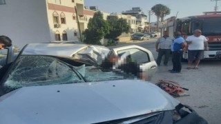 Otomobil çöp konteynerine ve direğe çarptı, sürücü olay yerinde hayatını kaybetti