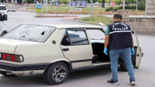 Otomobildeki kardeşlere kanlı pusu: 2 yaralı