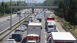 Otoyol Sakarya geçişinde trafik durma noktasına geldi