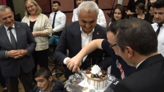 Özel bireylerden Vali Çakıra doğum günü sürprizi