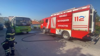 Özel halk otobüsünde yangın paniği, 10 yolcu tahliye edildi
