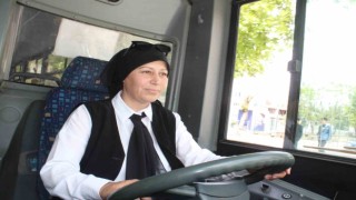 (Özel) O, Afyonkarahisarın tek kadın otobüs şoförü