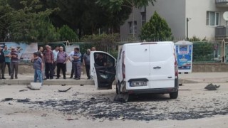 Para taşıyan banka minibüsü ile kamyonet çarpıştı: 2 yaralı