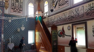 Pazaryerinde camiler bayrama hazırlanıyor