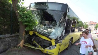 Pendikte karşı yöne fırlayan cip ile İETT otobüsü çarpıştı: 4 yaralı