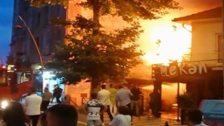 Pide salonu alev alev yandı