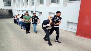 Piyasaya yüzlerce sahte altın süren şüphelilerden 4ü tutuklandı