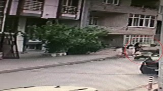 Polisten kaçan motosikletli çocuğa çarptı