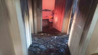 Prefabrik ev alev alev yandı