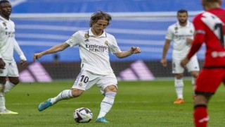 Real Madrid, Luka Modricin sözleşmesini 2024 yılına kadar uzattı