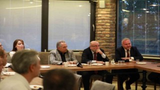 Rektör Karamustafa Küreselleşme, Dijital Bağımlılık ve Gençlik konulu söyleşi programına katıldı