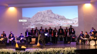 Rengahenk Anadolu Toprağın Sesi temalı Türk Halk Müziği Konseri