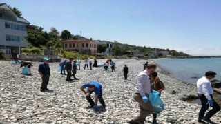 RTEÜlü öğrenciler ve akademisyenler kıyı ve sualtı temizliği yaptı