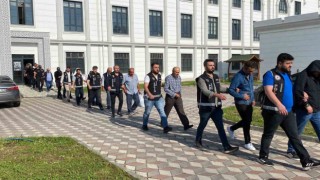 Rüşvet ve dolandırıcılık suçlarından yakalanmışlardı: 18 tüccar ile kurum çalışanı adliyede
