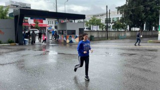 Sakaryada bazı adaylar sınava koşarak son dakikada yetiştiler