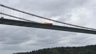 Şampiyon Galatasarayın bayrakları İstanbul Boğazında dalgalanıyor