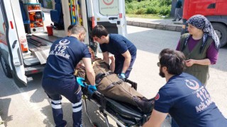Samsunda minibüs hafif ticari araçla çarpıştı: 3 yaralı