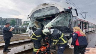 Samsunda tramvaylar çarpıştı: 1i ağır 14 yaralı