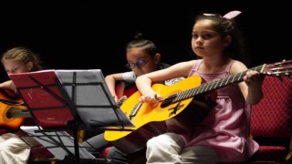 Sanat akademisinde müzik eğitimi alan öğrencilerin konseri beğeniyle izlendi