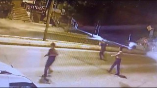 Sancaktepede hareketli dakikalar: Polis aracına çarpıp kaçtılar