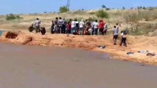 Şanlıurfada baraj gölüne giren çocuk boğuldu