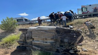 Şarampole uçan araçta 3 kişi yaralandı