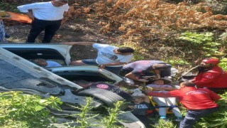 Şarampole uçan araçtan 6 kişi sağ çıktı