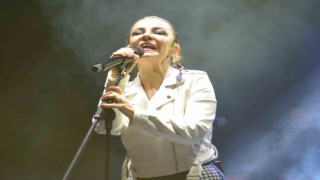Şarkıcı Fatma Turgut Tekirdağda konser verdi