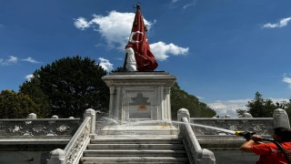 Şehit Sancaktar Mehmetçik heykelinde temizlik