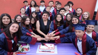 Şehit Yunus Baykal Ortaokulunda mezuniyet sevinci