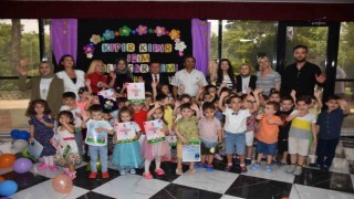 Şehzadelerin minikleri karnelerini aldı