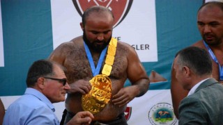 Seka Park Altın Kemer Yağlı Güreşlerinde başpehlivan Orhan Okulu oldu