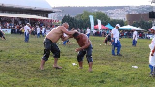 Sekapark Yağlı Güreşlerinde son 16 turu başpehlivanları belli oldu