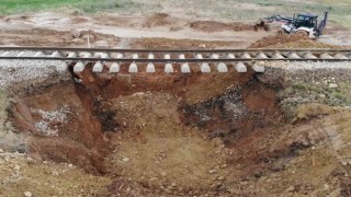 Sel suları Doğu Ekspresi hattını çökertti: Tren seferleri durduruldu