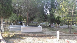 Selendide mezarlıklara ziyaretçi akını