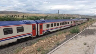 Selin çökerttiği Doğu Ekspresi hattı onarıldı: Tren seferleri yeniden başlatıldı