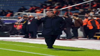 Sergen Yalçın, Neftçi Bakü ile son görüşmeler için Baküde