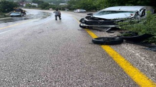 Seydikemerde trafik kazasında 2 kişi yaralandı