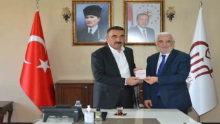 Siirt Valisi Hacıbektaşoğlu, kurban vekaletini Türkiye Diyanet Vakfına verdi