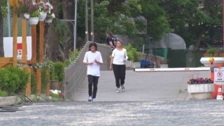 Sınava bir dakikayla geç kalınca okul kapısından geri döndüler