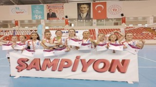 Söke Behiye Hanım Ortaokulu Voleybol Takımı Türkiye Şampiyonu oldu
