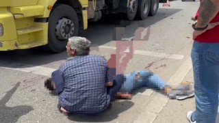Son nefesini çarptığı kamyon sürücüsünün kollarında verdi