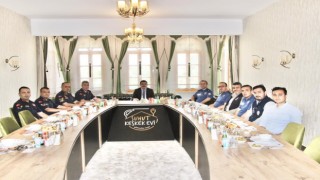 Şuhutta tayini çıkan polis ve jandarmalara veda yemeği verildi