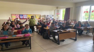 Süt Gününde öğrencilere süt dağıtıldı
