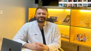 Takdir belgesini getiren 100 öğrenciye ‘Hijyen Seti ve Kitap hediye