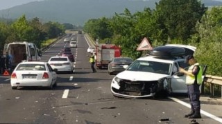 Tali yoldan çıkan otomobile çarptı: 4 yaralı