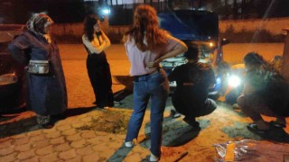 Tampona sıkışan yavru köpek itfaiye ekiplerince kurtarıldı