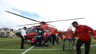 Tansiyon hastası yaşlı hasta hava ambulansı ile hastaneye getirildi